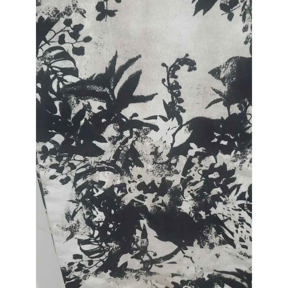 Gloria Vanderbilt Amamda Size 18 Cotton Blend Stretch Foliage Print Capri Pants - Picture 5 of 12